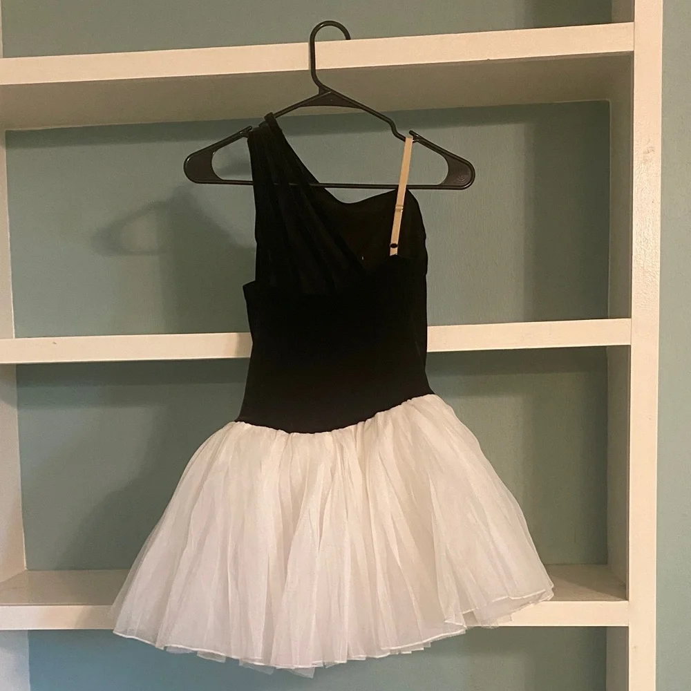 Dance Black & White Ballet